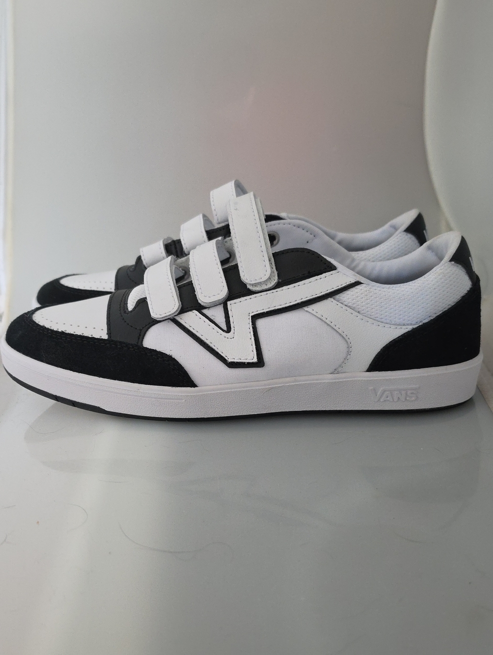 Vans Men’s Velcro Skate Sneakers - White and Black
